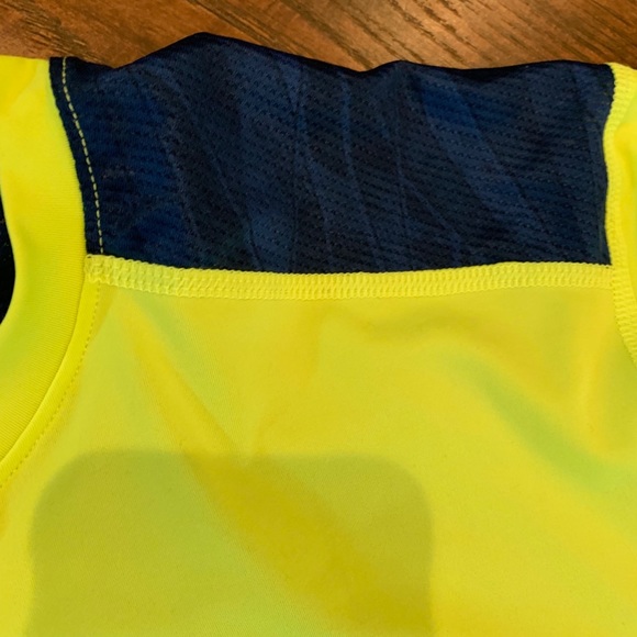 Boys/men’s Under Armour Athletic Shirts L - Picture 5 of 8